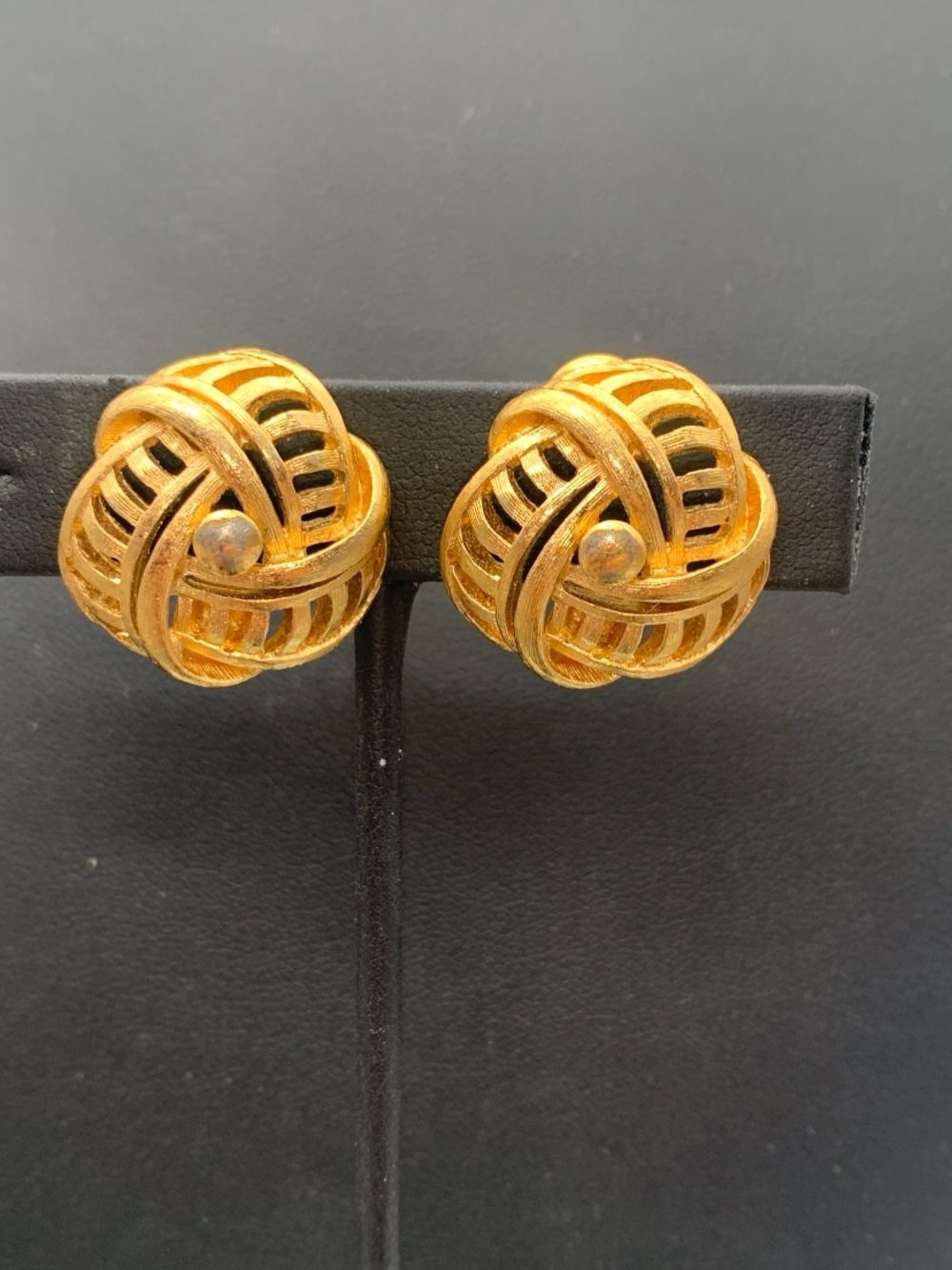 Vintage Monet Classic Twisted Knot Gold-Tone Women's Clip Earrings